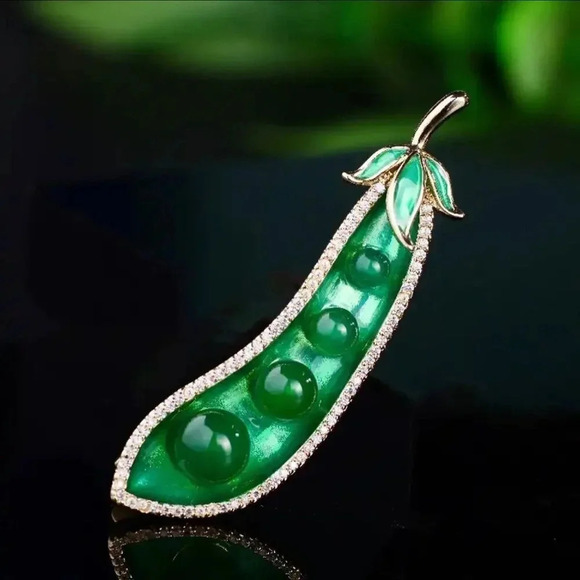 VQ Peas Brooch - Picture 3 of 5